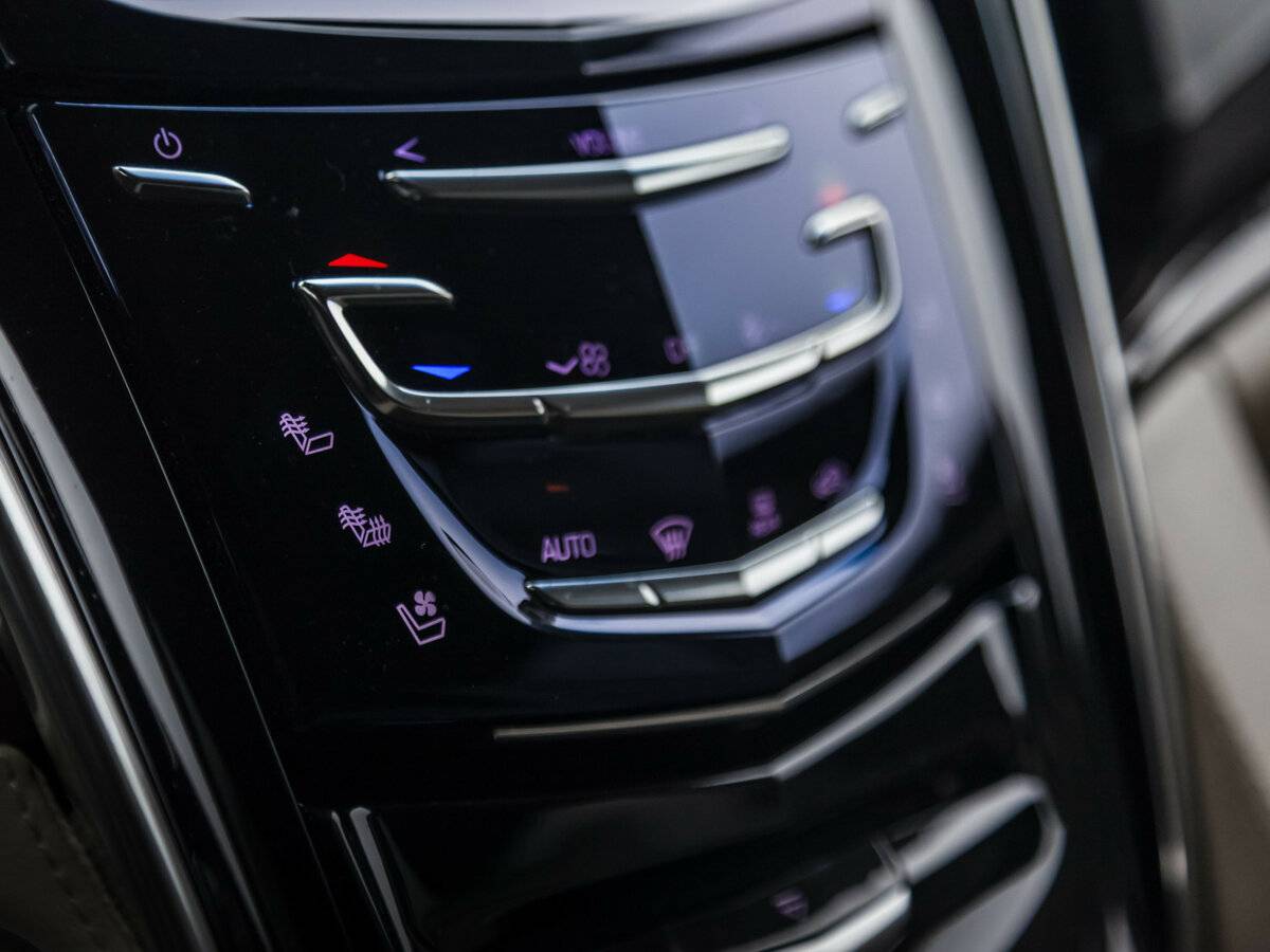 Купить Cadillac Escalade с пробегом. Фото: #21