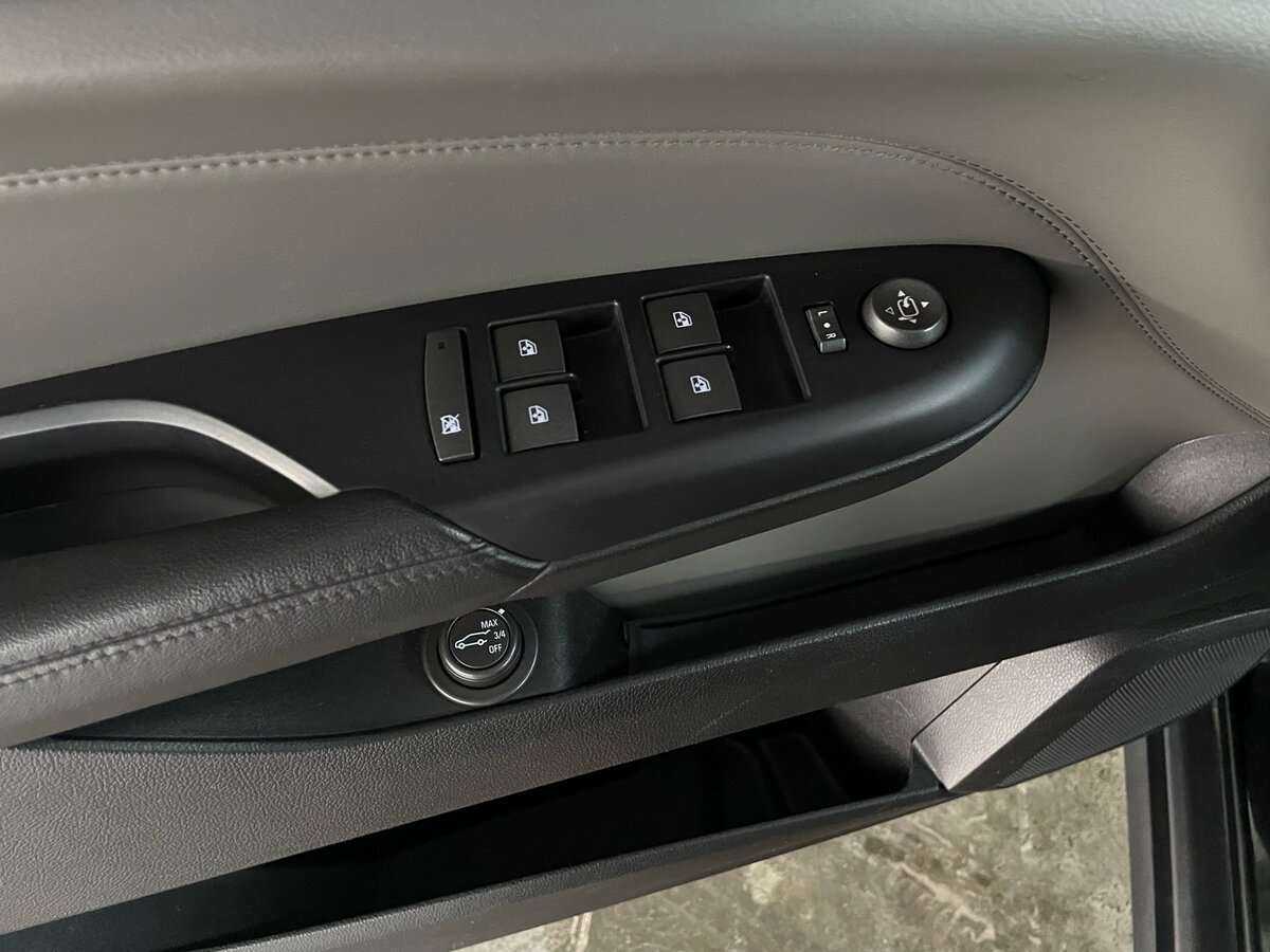 Купить Cadillac SRX с пробегом. Фото: #26