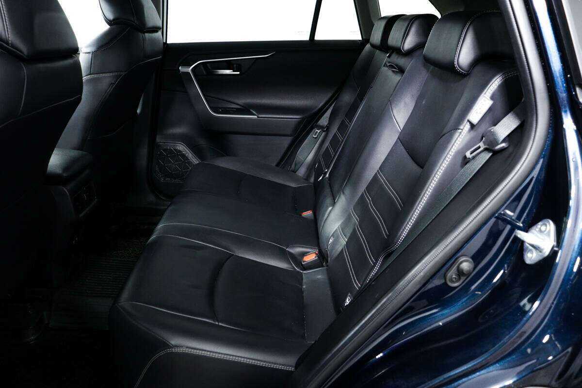 Купить Toyota RAV4 с пробегом. Фото: #11