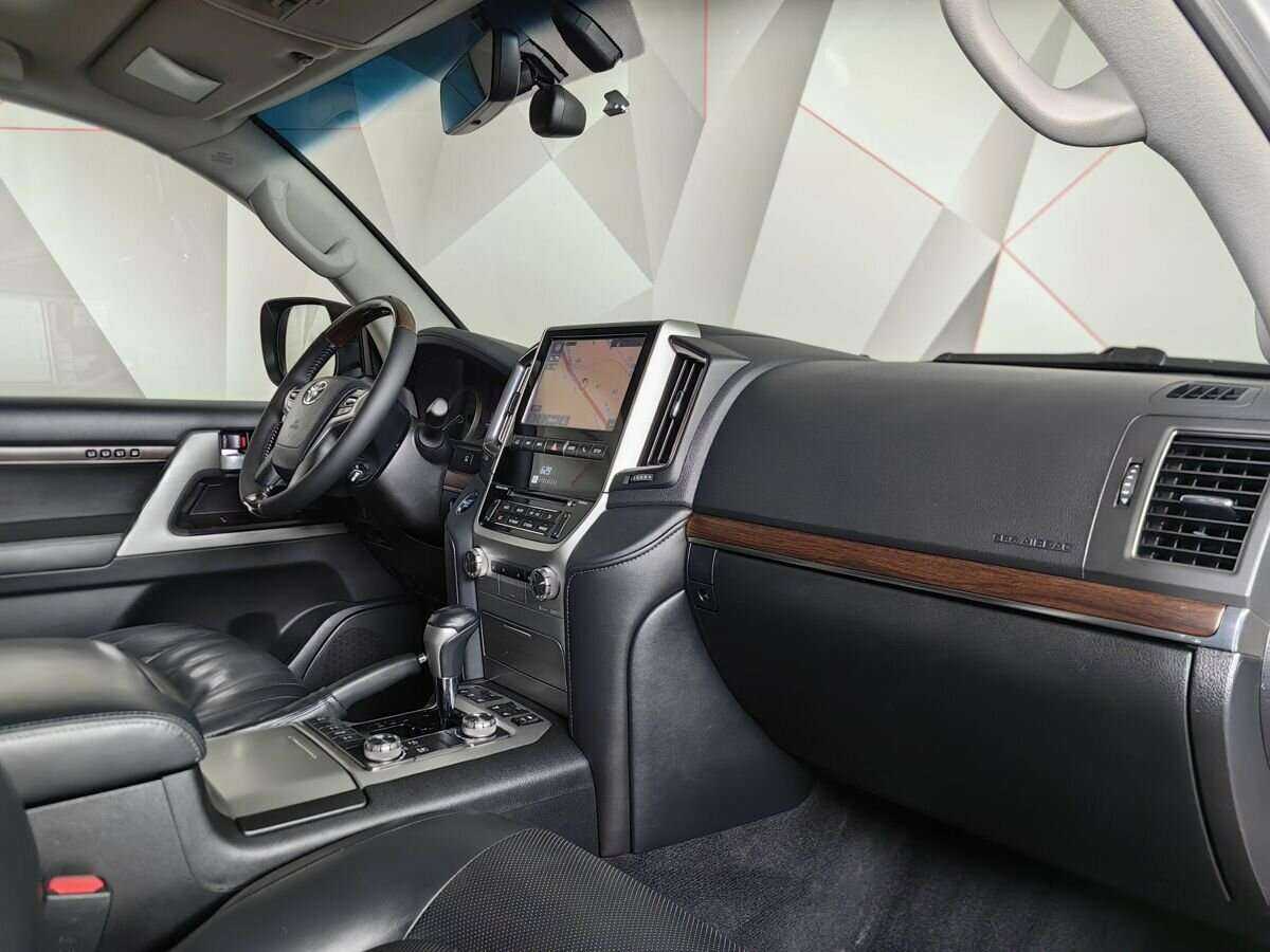 Купить Toyota Land Cruiser с пробегом. Фото: #8