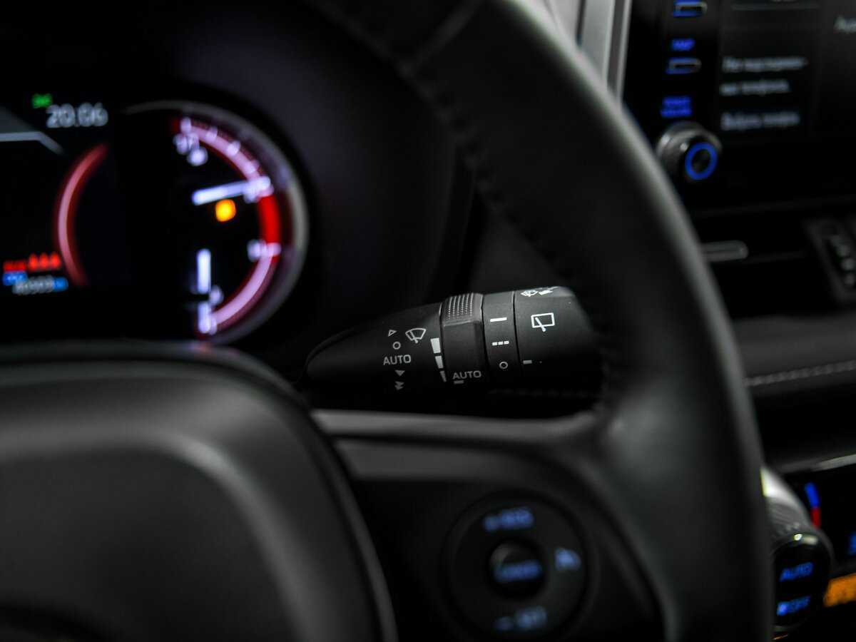 Купить Toyota RAV4 с пробегом. Фото: #9