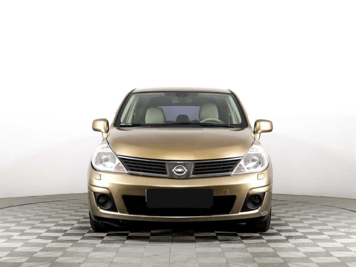 Купить Nissan Tiida с пробегом. Фото: #1