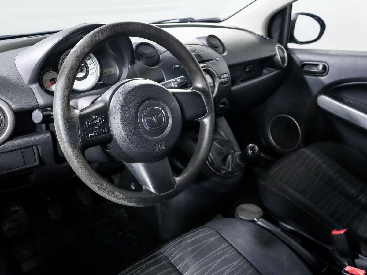 Купить Mazda 2 с пробегом. Фото: #13