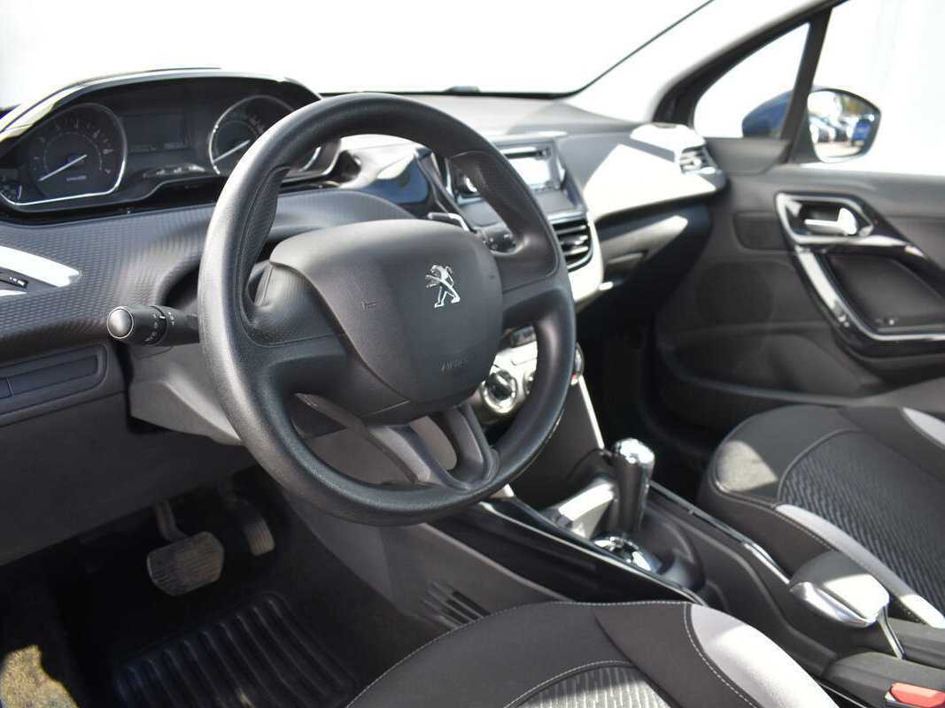 Купить Peugeot 2008 с пробегом. Фото: #12