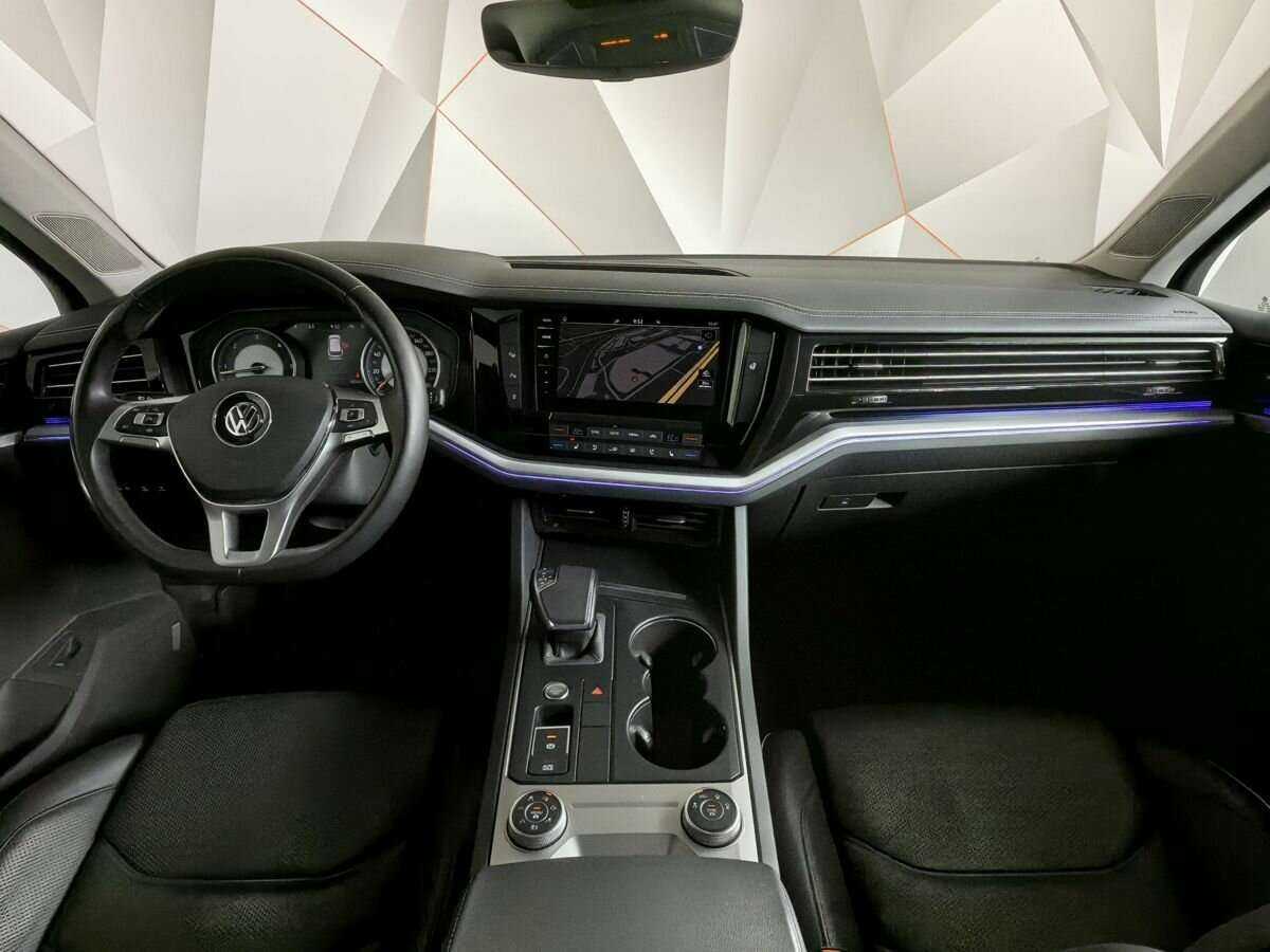 Купить Volkswagen Touareg с пробегом. Фото: #9