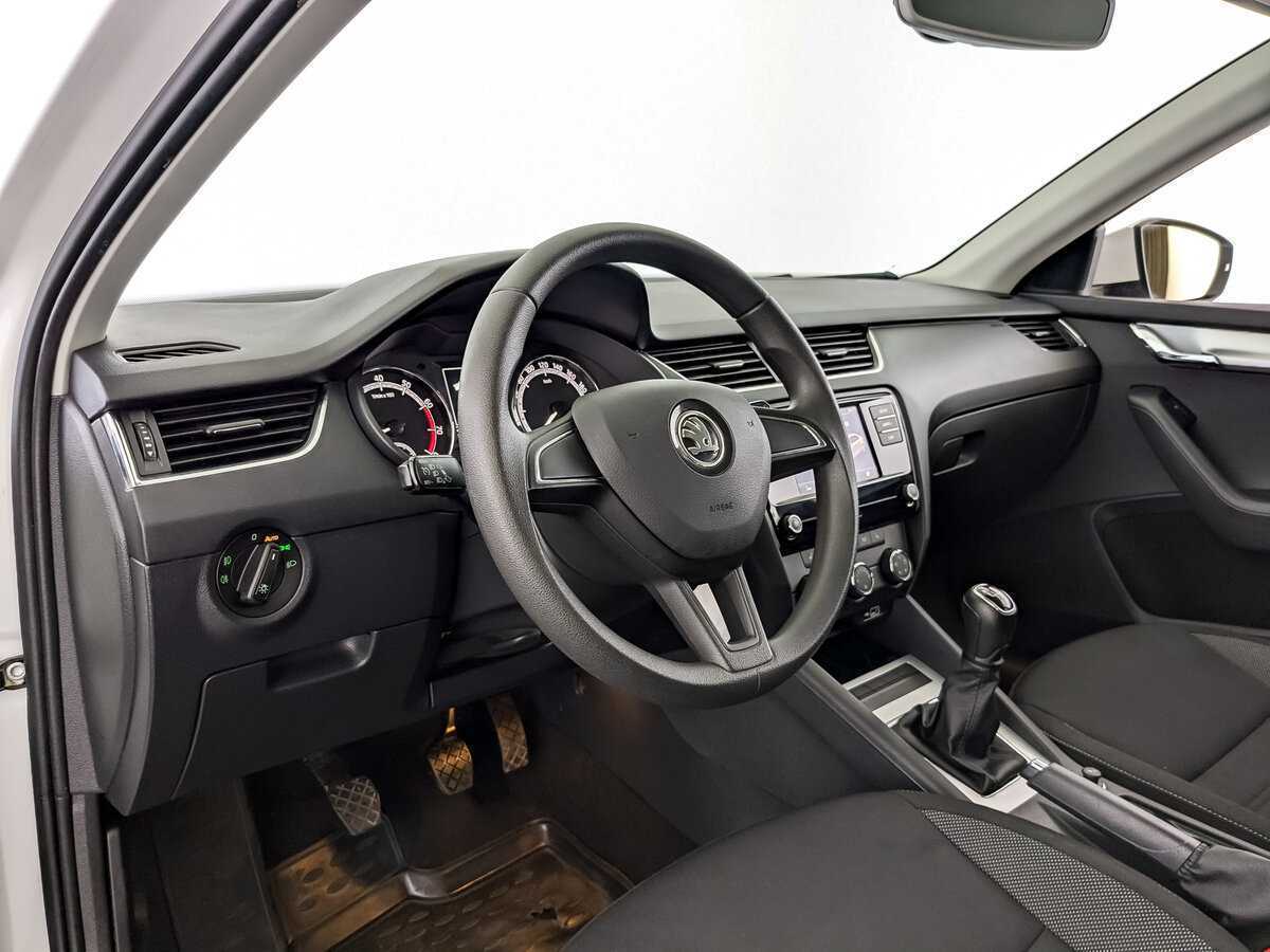 Купить Skoda Octavia с пробегом. Фото: #13