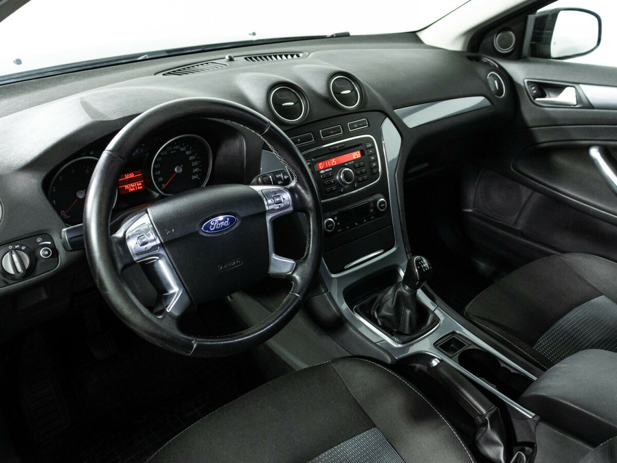 Купить Ford Mondeo с пробегом. Фото: #9