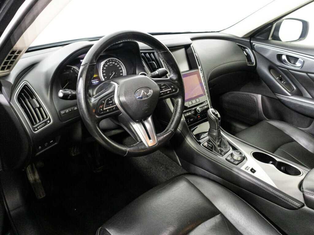 Купить Infiniti Q50 с пробегом. Фото: #10