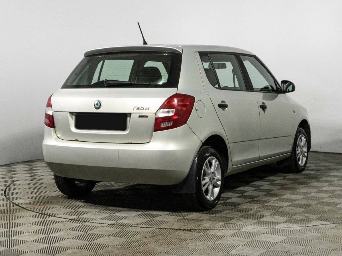 Купить Skoda Fabia с пробегом. Фото: #4