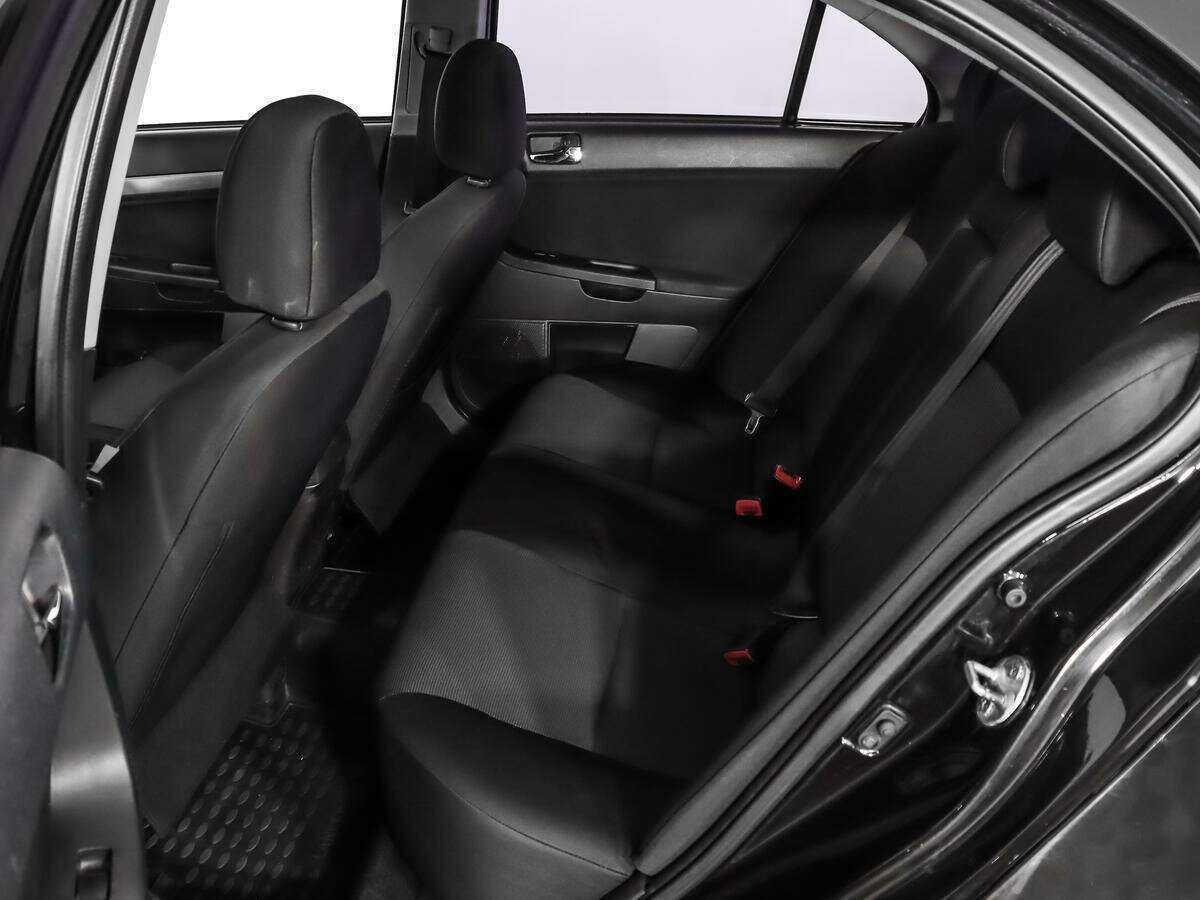 Купить Mitsubishi Lancer с пробегом. Фото: #9