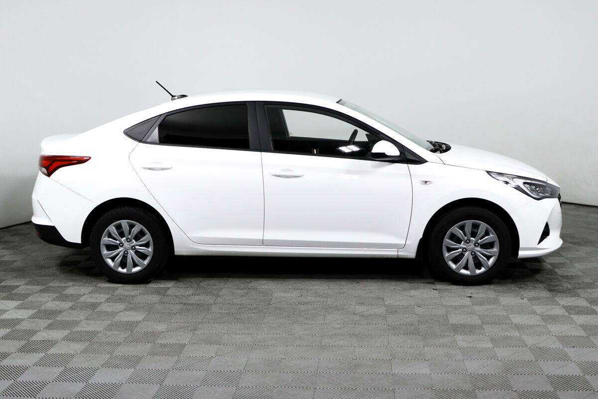 Купить Hyundai Solaris с пробегом. Фото: #3