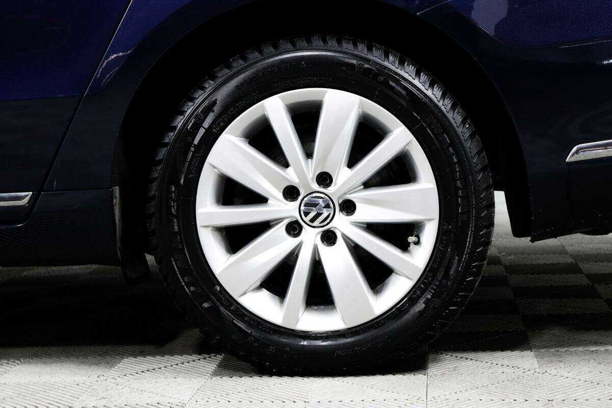 Купить Volkswagen Passat с пробегом. Фото: #13