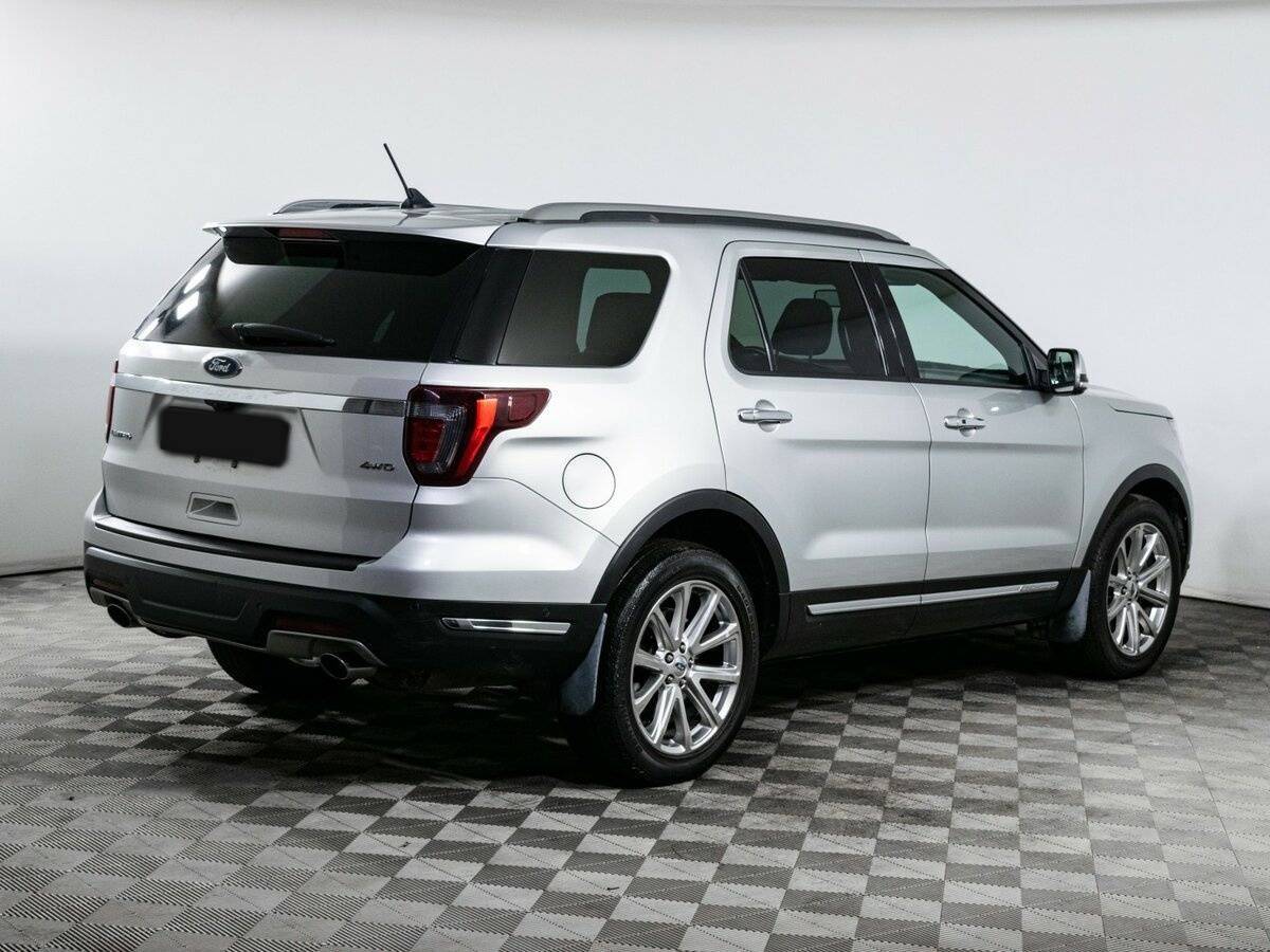 Купить Ford Explorer с пробегом. Фото: #4
