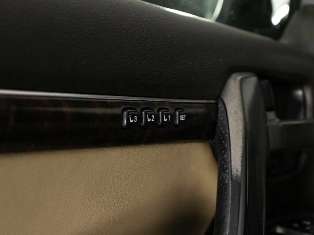 Купить Toyota Land Cruiser с пробегом. Фото: #14