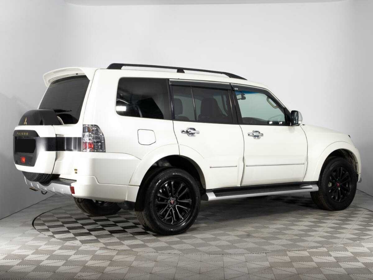 Купить Mitsubishi Pajero с пробегом. Фото: #4