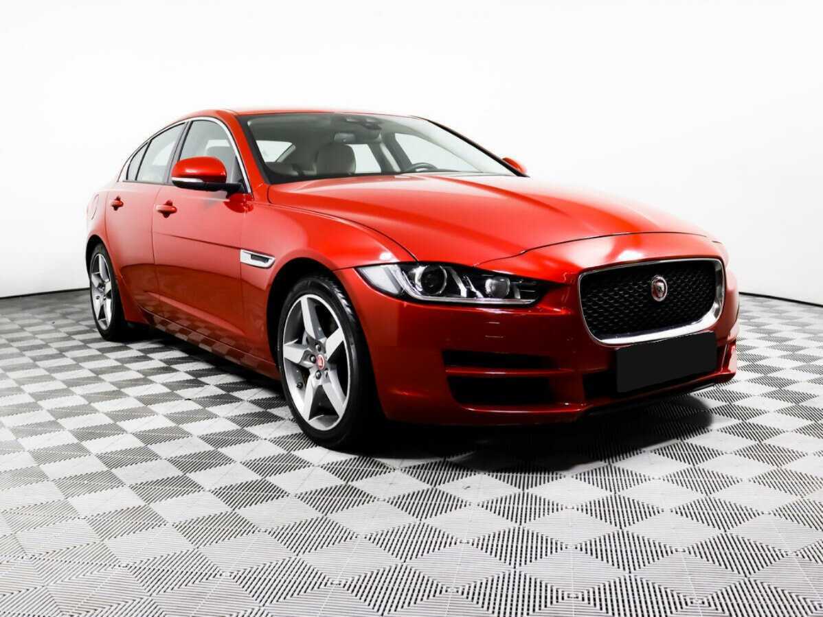 Купить Jaguar XE с пробегом. Фото: #2