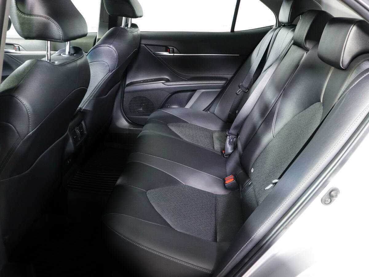 Купить Toyota Camry с пробегом. Фото: #7