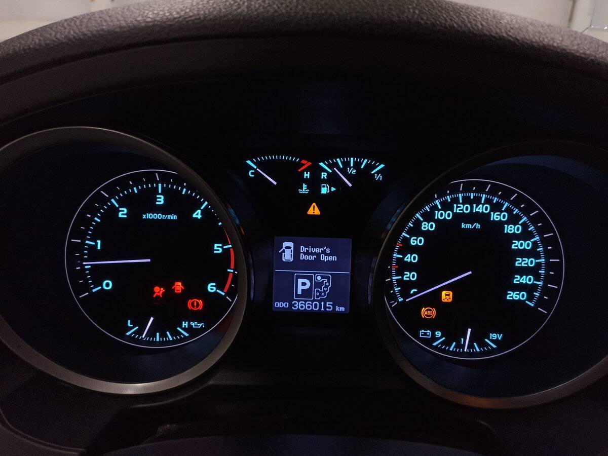 Купить Toyota Land Cruiser с пробегом. Фото: #12