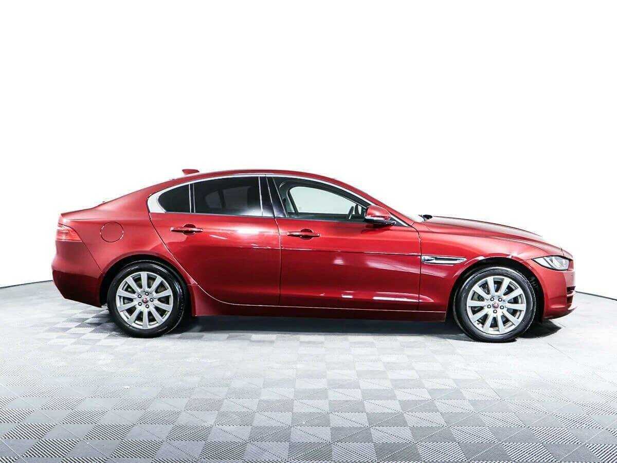 Купить Jaguar XE с пробегом. Фото: #3