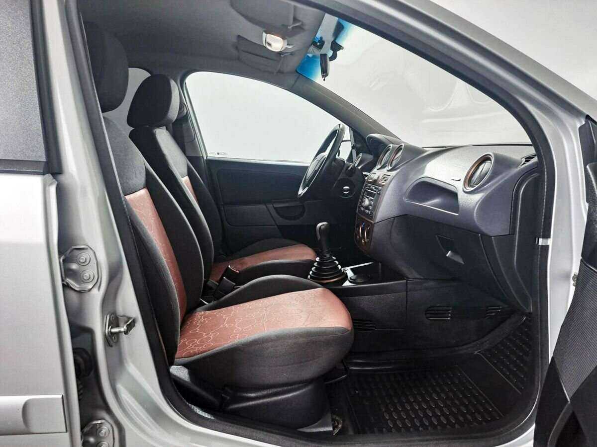 Купить Ford Fiesta с пробегом. Фото: #8