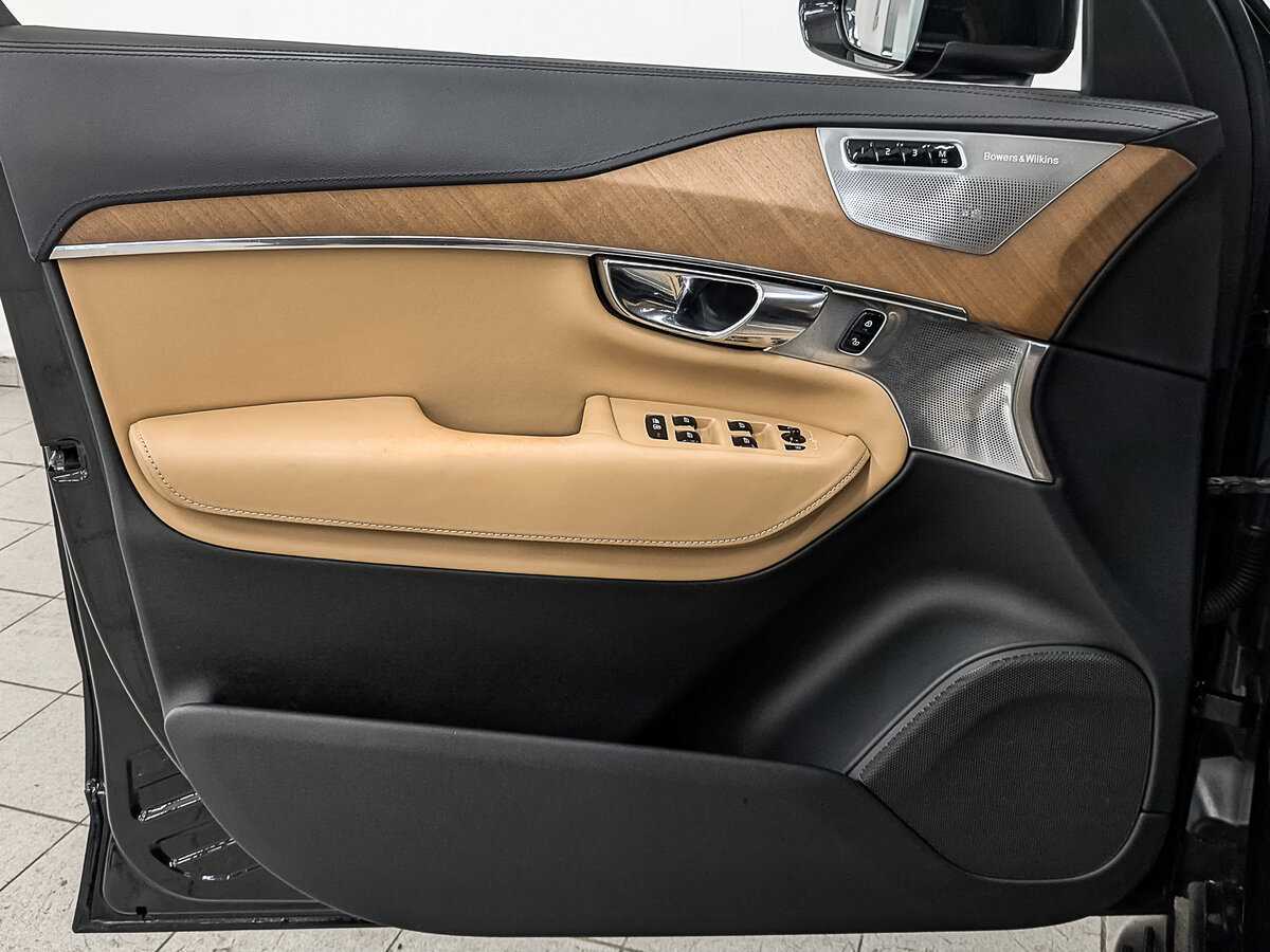Купить Volvo XC90 с пробегом. Фото: #18