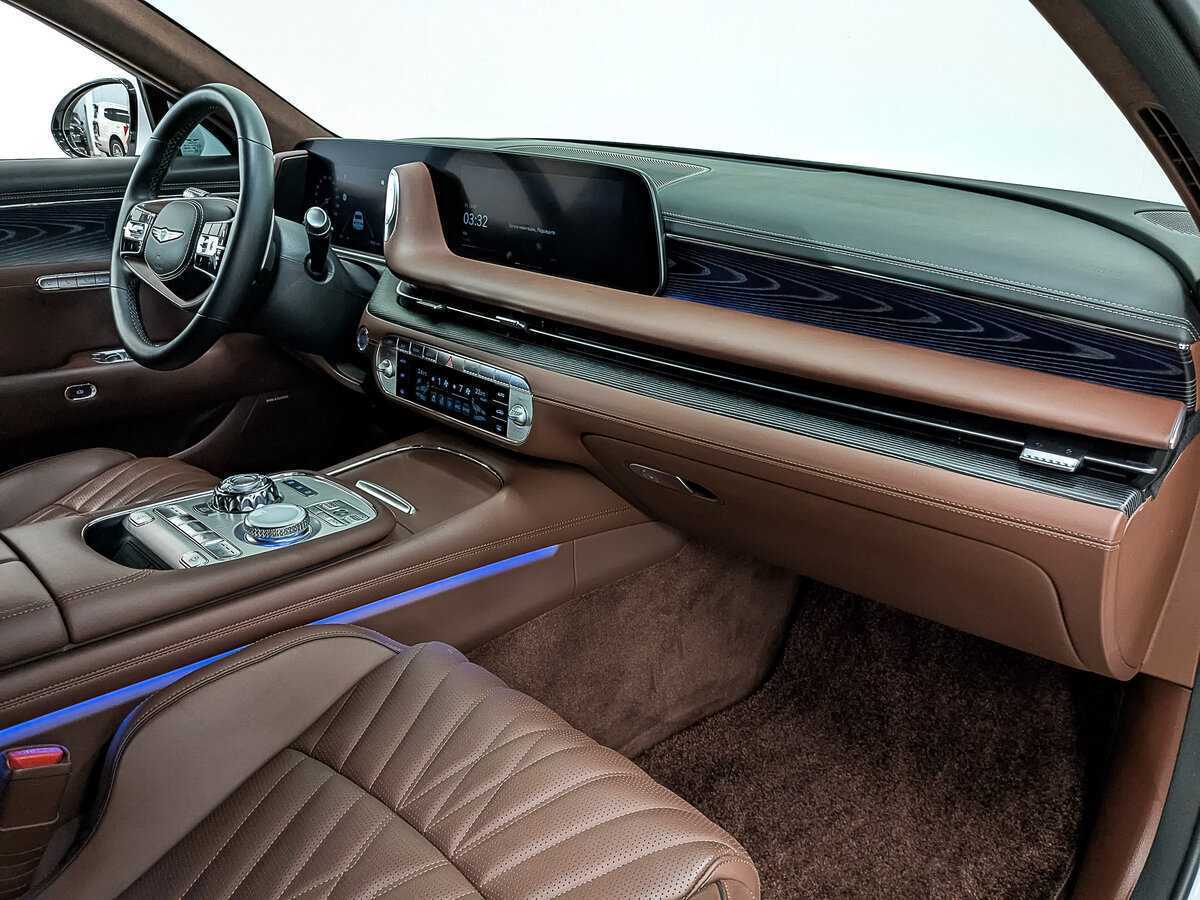 Купить Genesis G90 с пробегом. Фото: #12