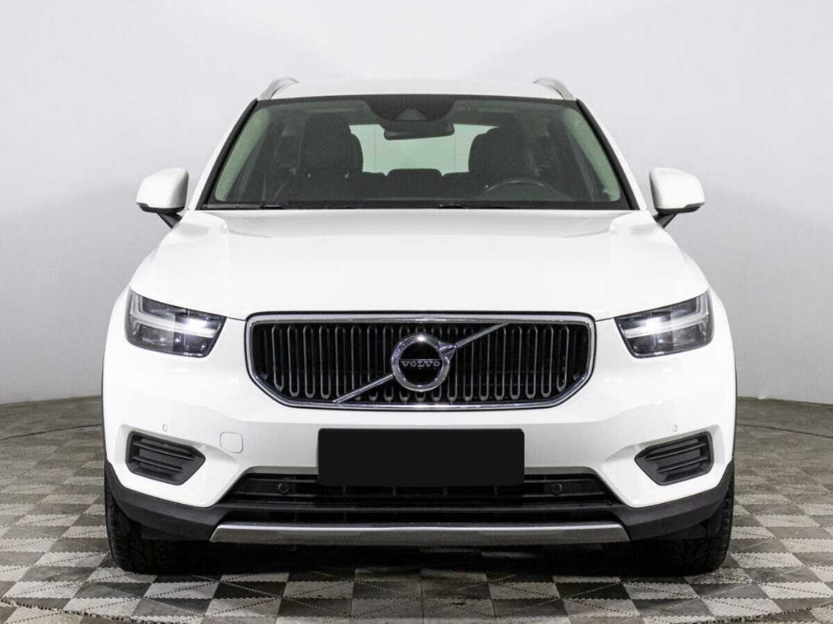 Купить Volvo XC40 с пробегом. Посмотреть фото