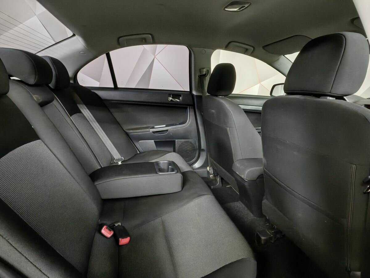 Купить Mitsubishi Lancer с пробегом. Фото: #10