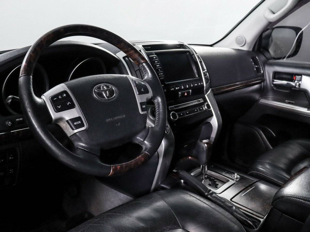 Купить Toyota Land Cruiser с пробегом. Фото: #12