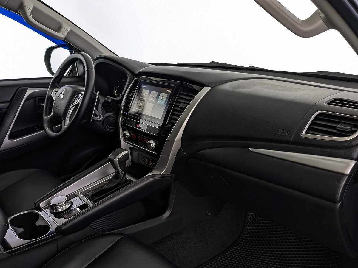 Купить Mitsubishi Montero Sport с пробегом. Фото: #10