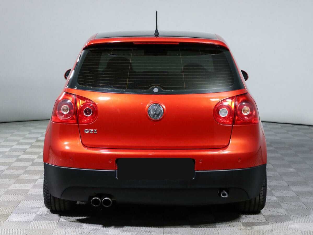 Купить Volkswagen Golf GTI с пробегом. Фото: #4