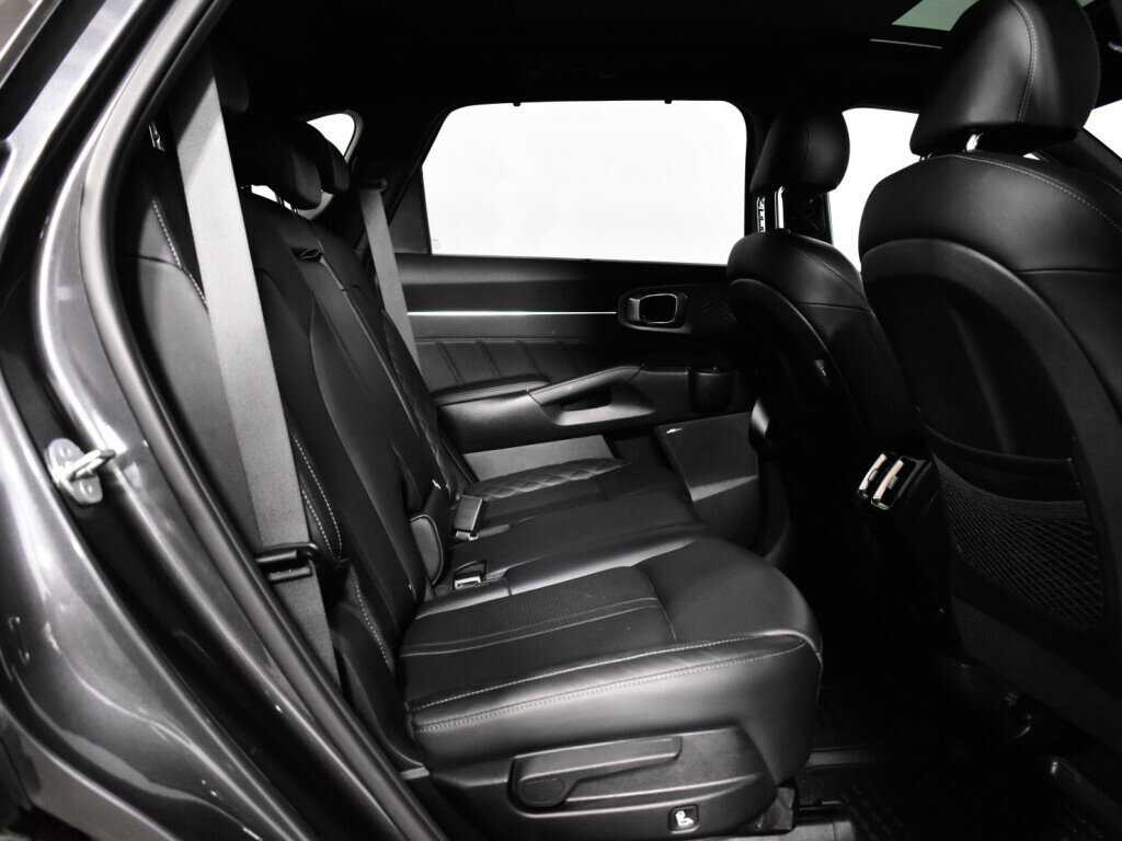 Купить Kia Sorento с пробегом. Фото: #9