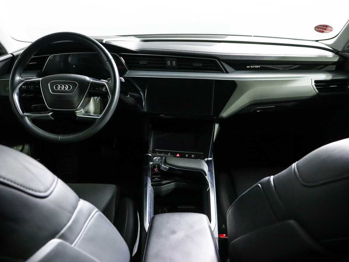 Купить Audi e-tron с пробегом. Фото: #9
