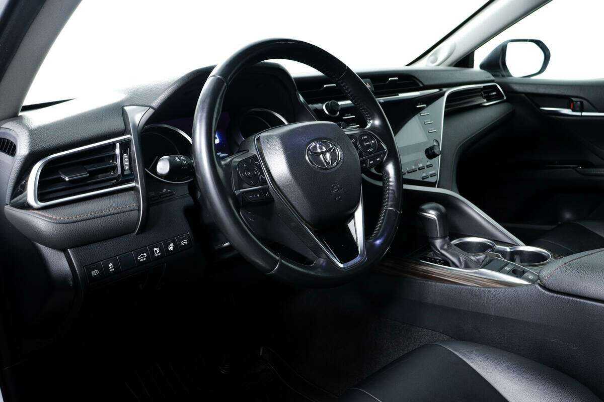 Купить Toyota Camry с пробегом. Фото: #12