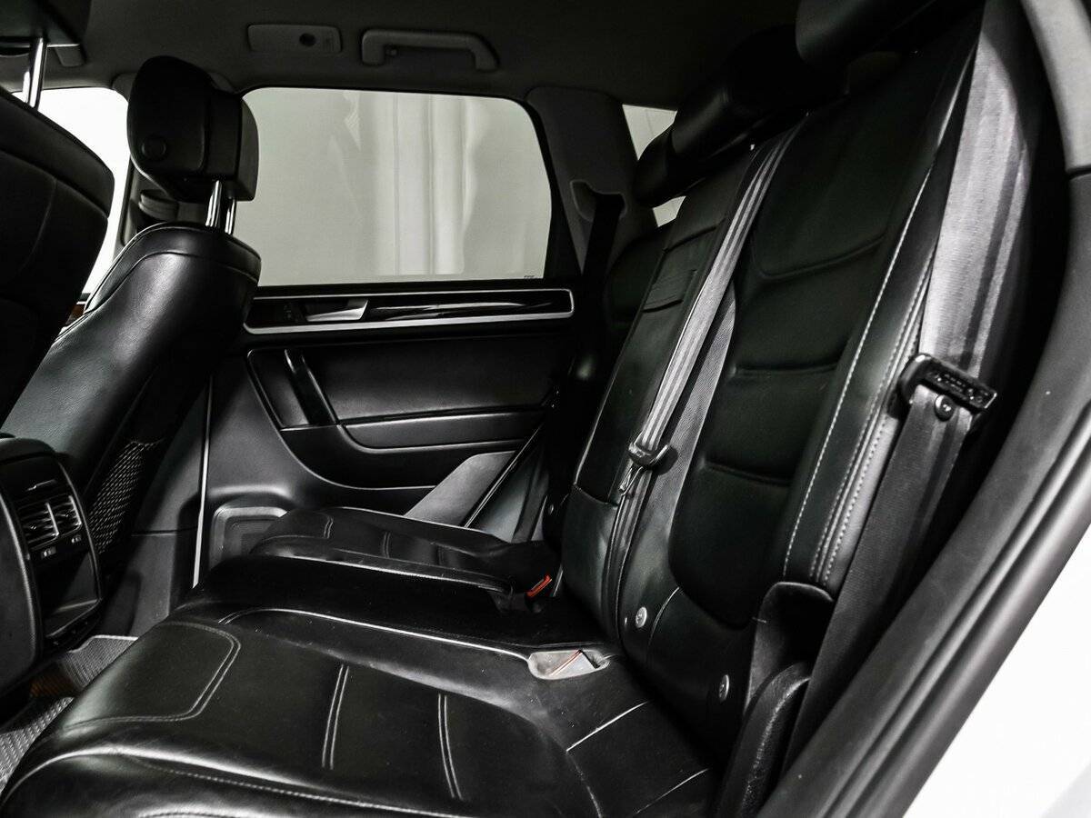 Купить Volkswagen Touareg с пробегом. Фото: #11