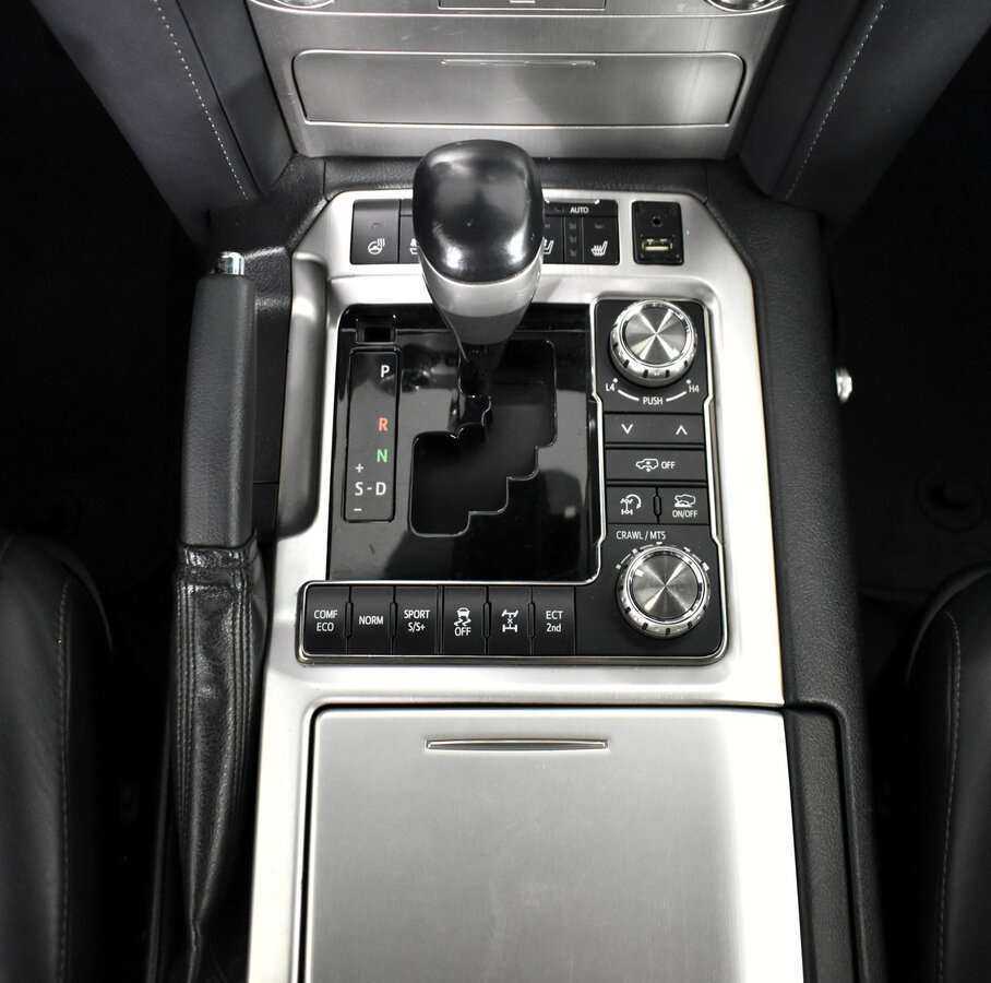 Купить Toyota Land Cruiser с пробегом. Фото: #13