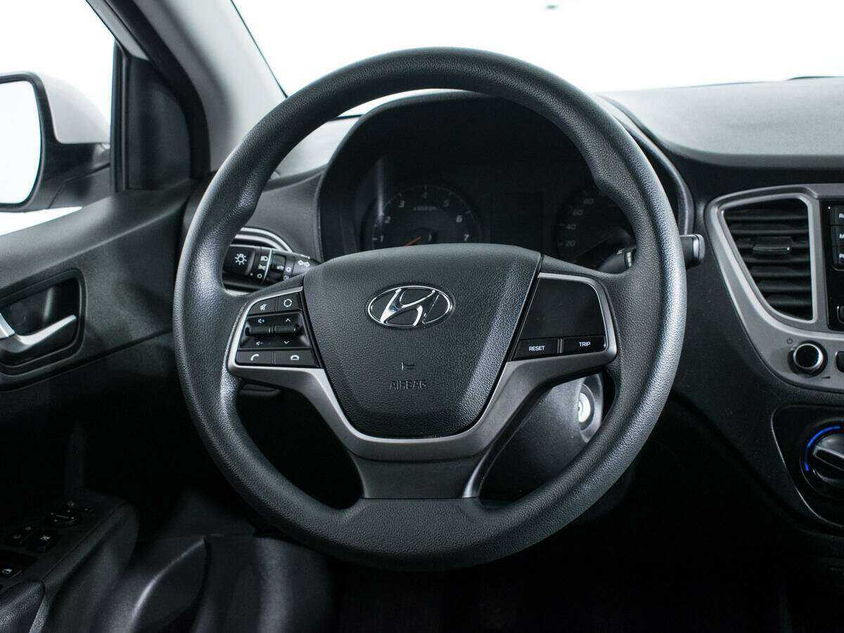 Купить Hyundai Solaris с пробегом. Фото: #13