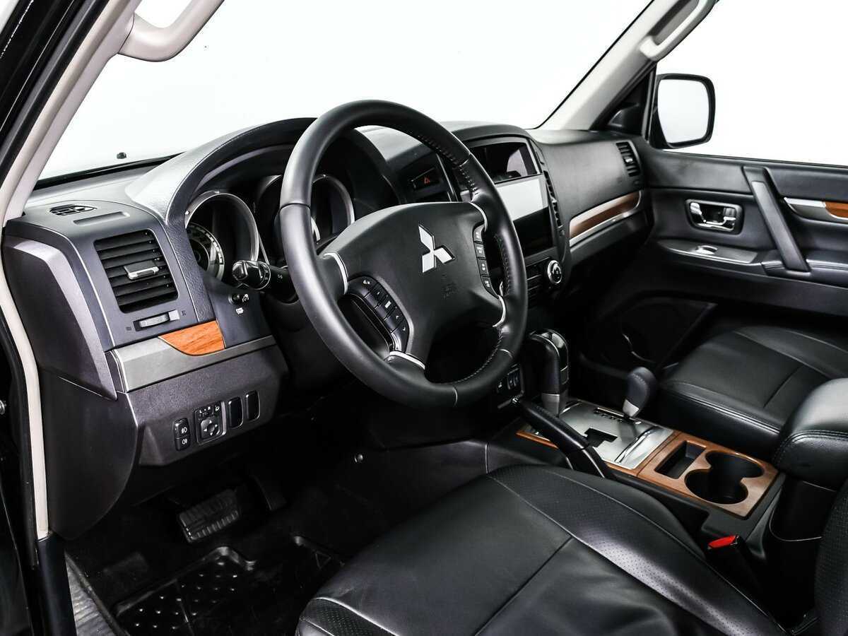 Купить Mitsubishi Pajero с пробегом. Фото: #11