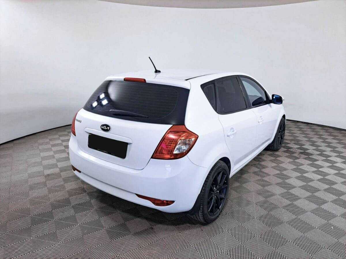 Купить Kia Ceed с пробегом. Фото: #4
