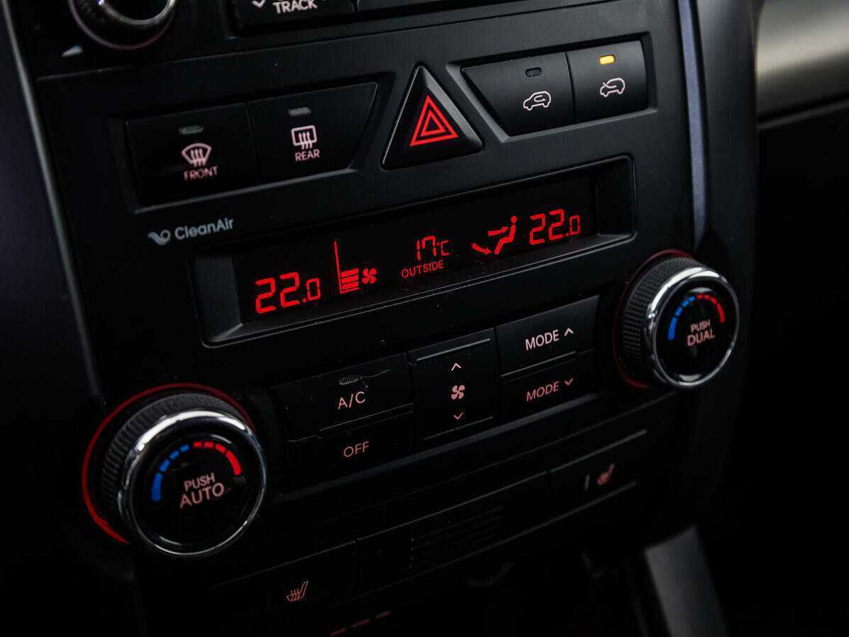 Купить Kia Sorento с пробегом. Фото: #11