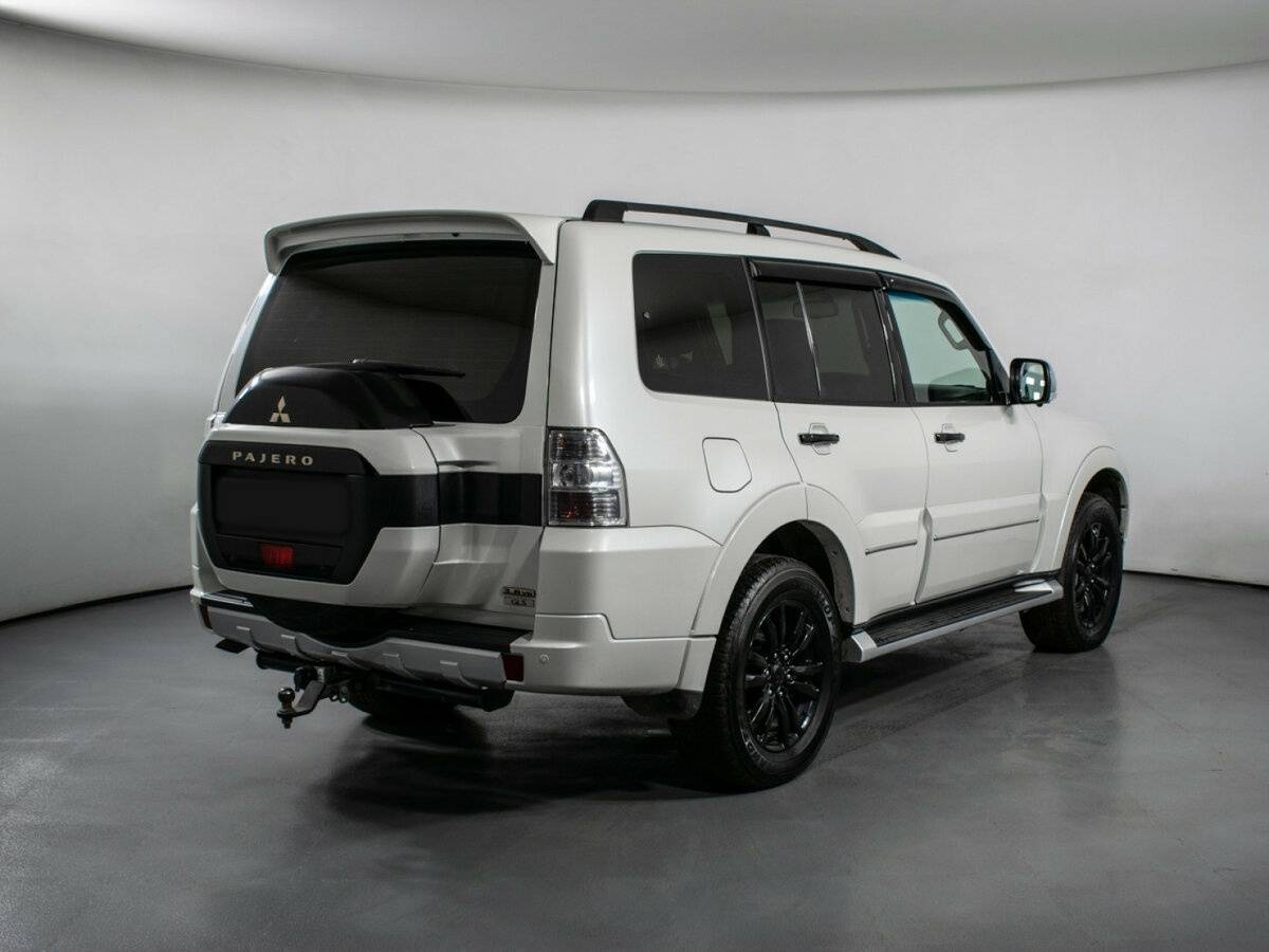 Купить Mitsubishi Pajero с пробегом. Фото: #4