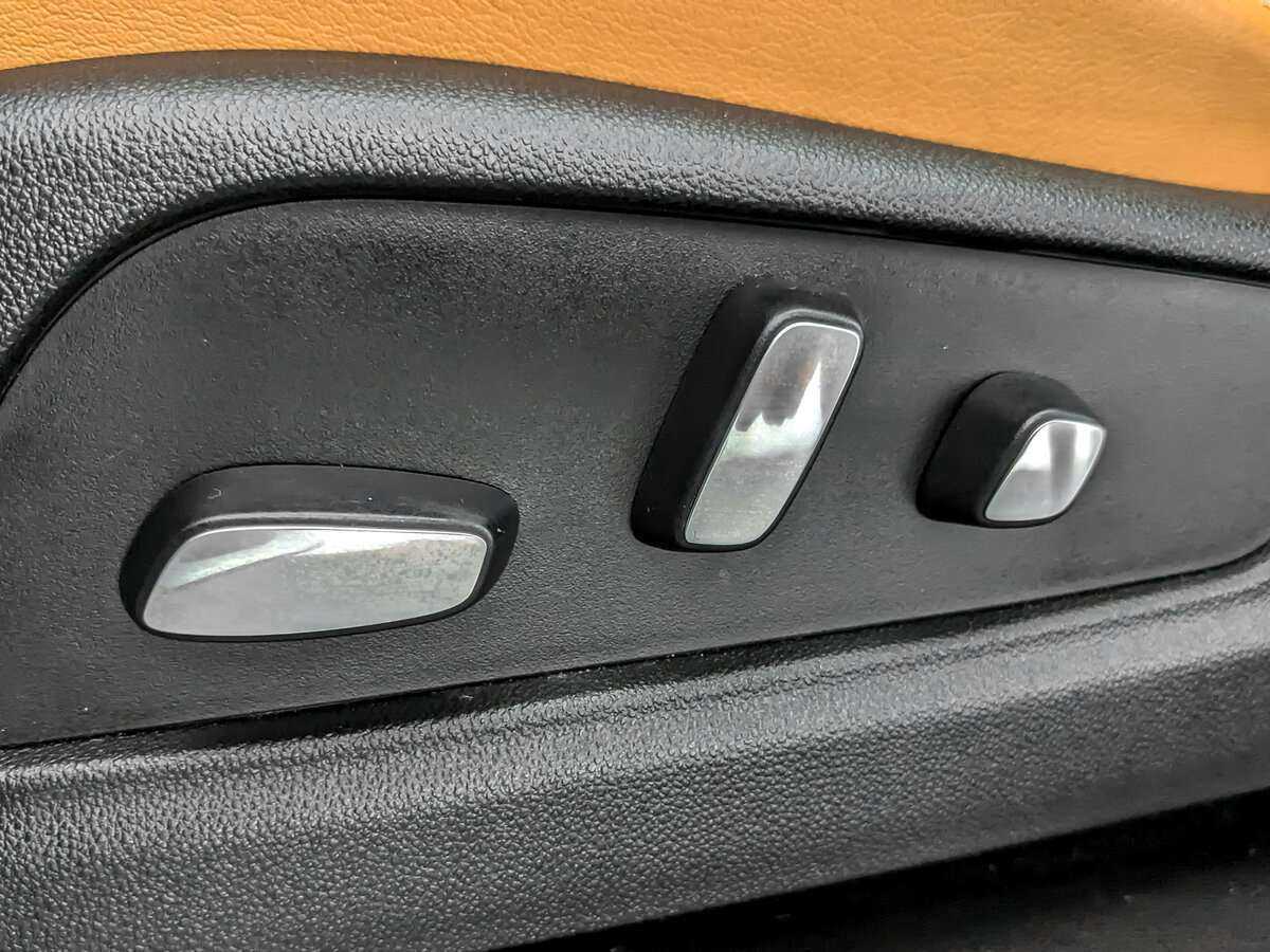 Купить Cadillac XT5 с пробегом. Фото: #20