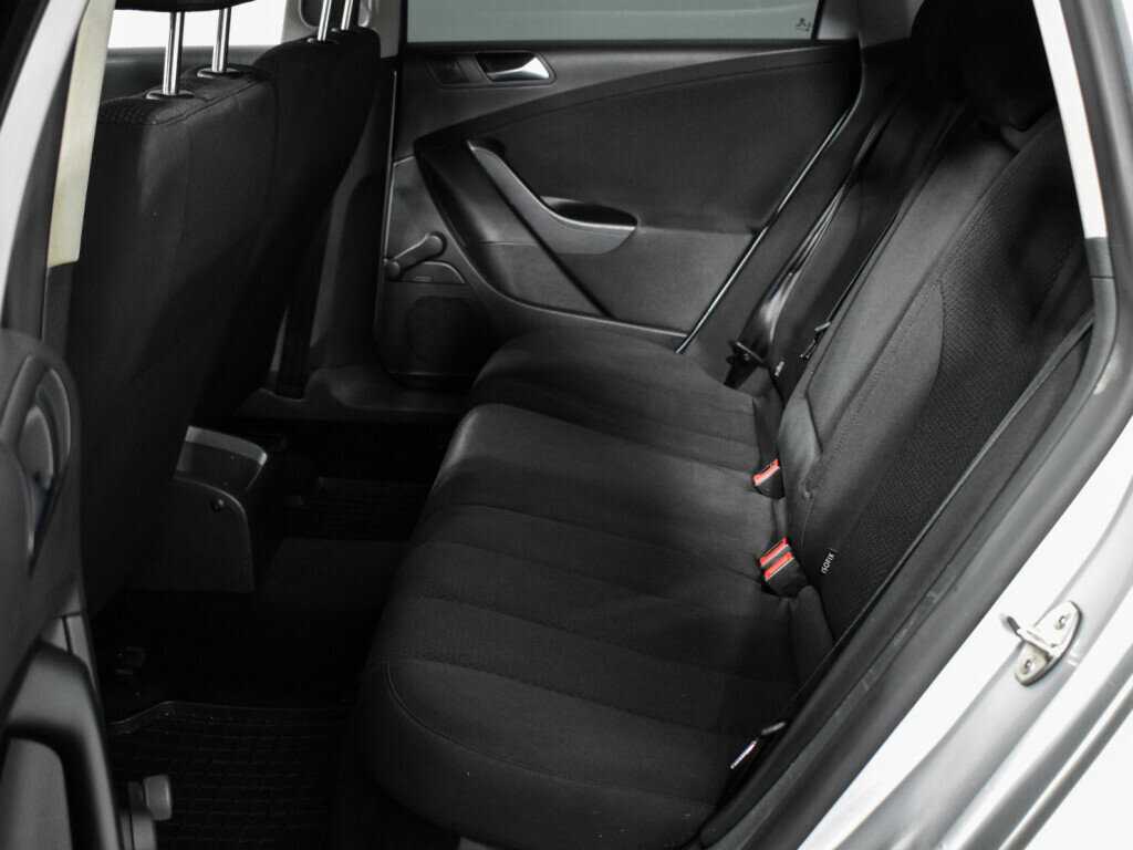 Купить Volkswagen Passat с пробегом. Фото: #6