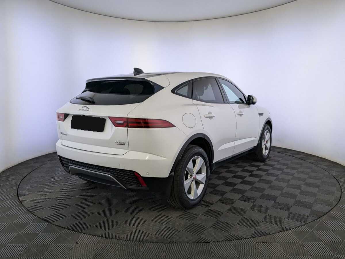 Купить Jaguar E-Pace с пробегом. Фото: #4