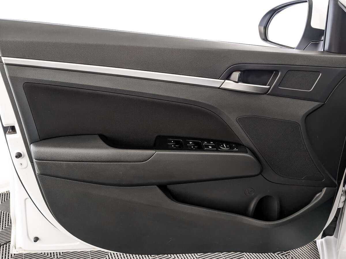 Купить Hyundai Elantra с пробегом. Фото: #14
