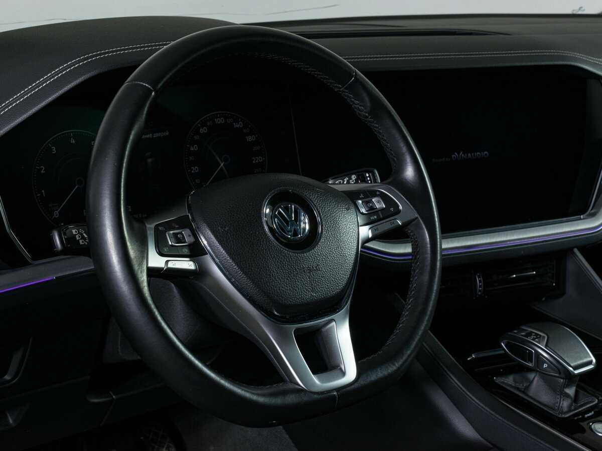 Купить Volkswagen Touareg с пробегом. Фото: #16