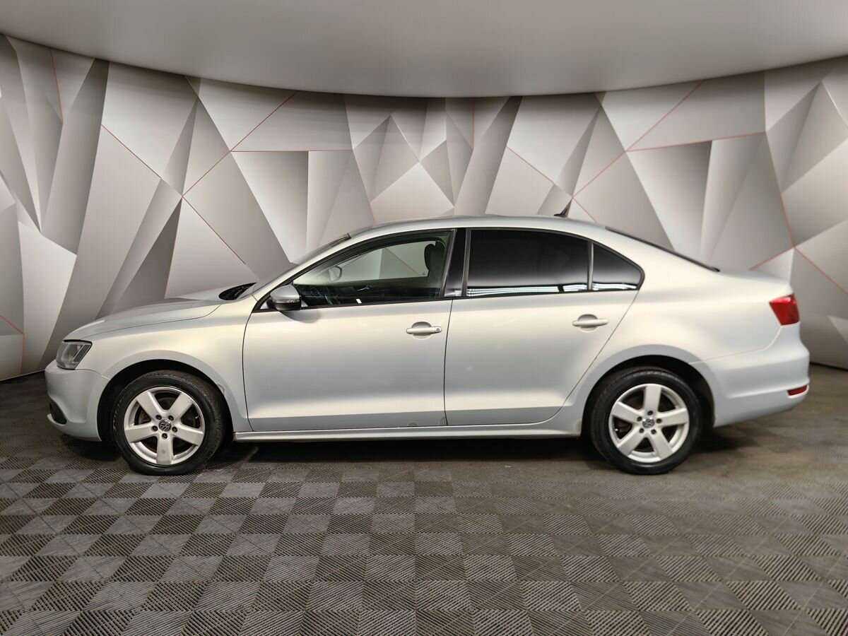 Купить Volkswagen Jetta с пробегом. Фото: #4