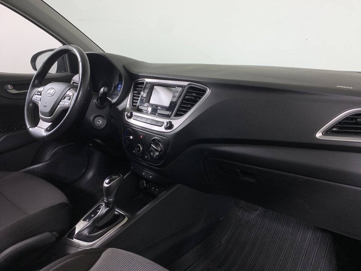 Купить Hyundai Solaris с пробегом. Фото: #12
