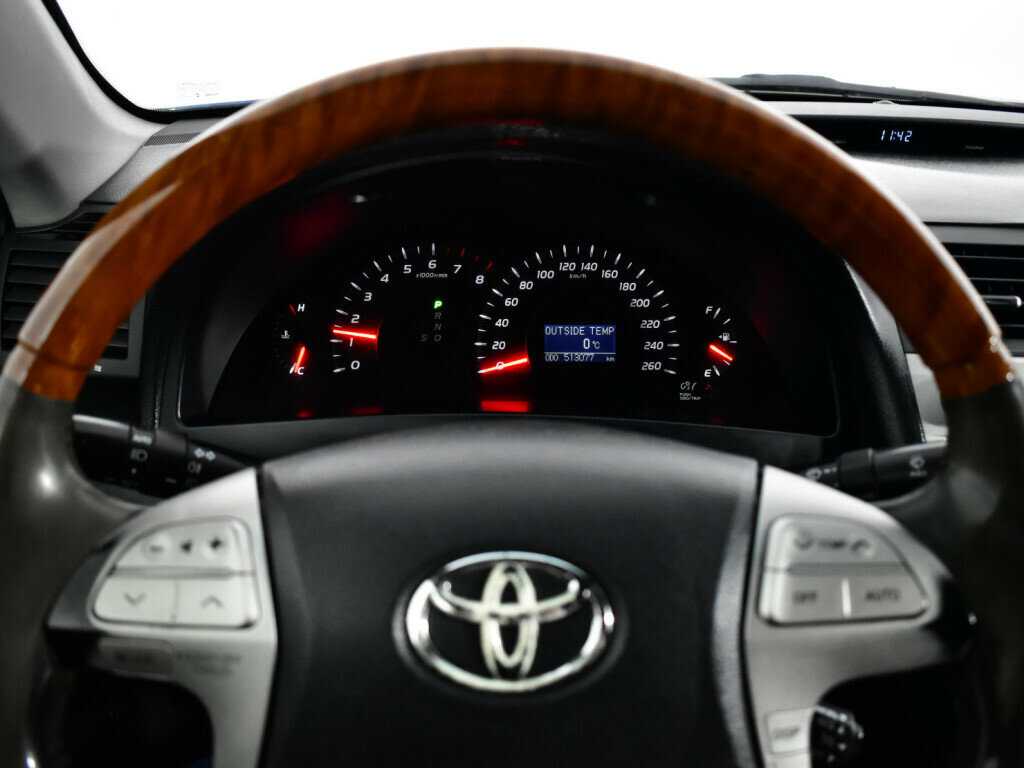 Купить Toyota Camry с пробегом. Фото: #10