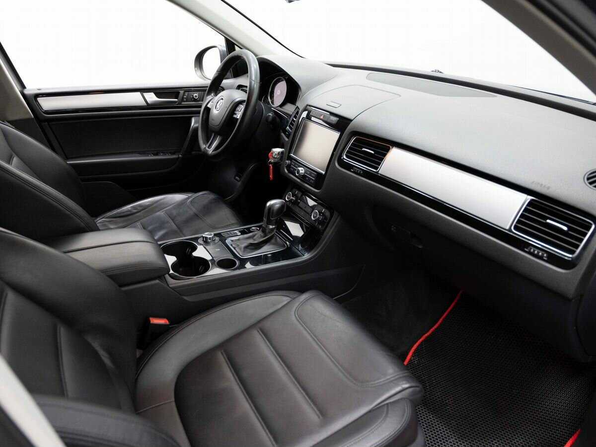 Купить Volkswagen Touareg с пробегом. Фото: #10